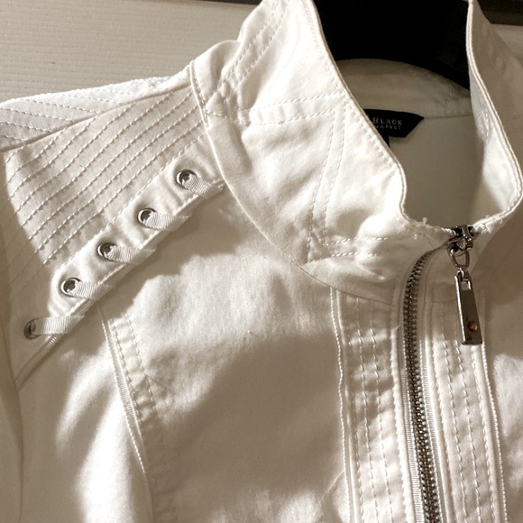 White House Black Market Size 8 - Picture 4 of 9